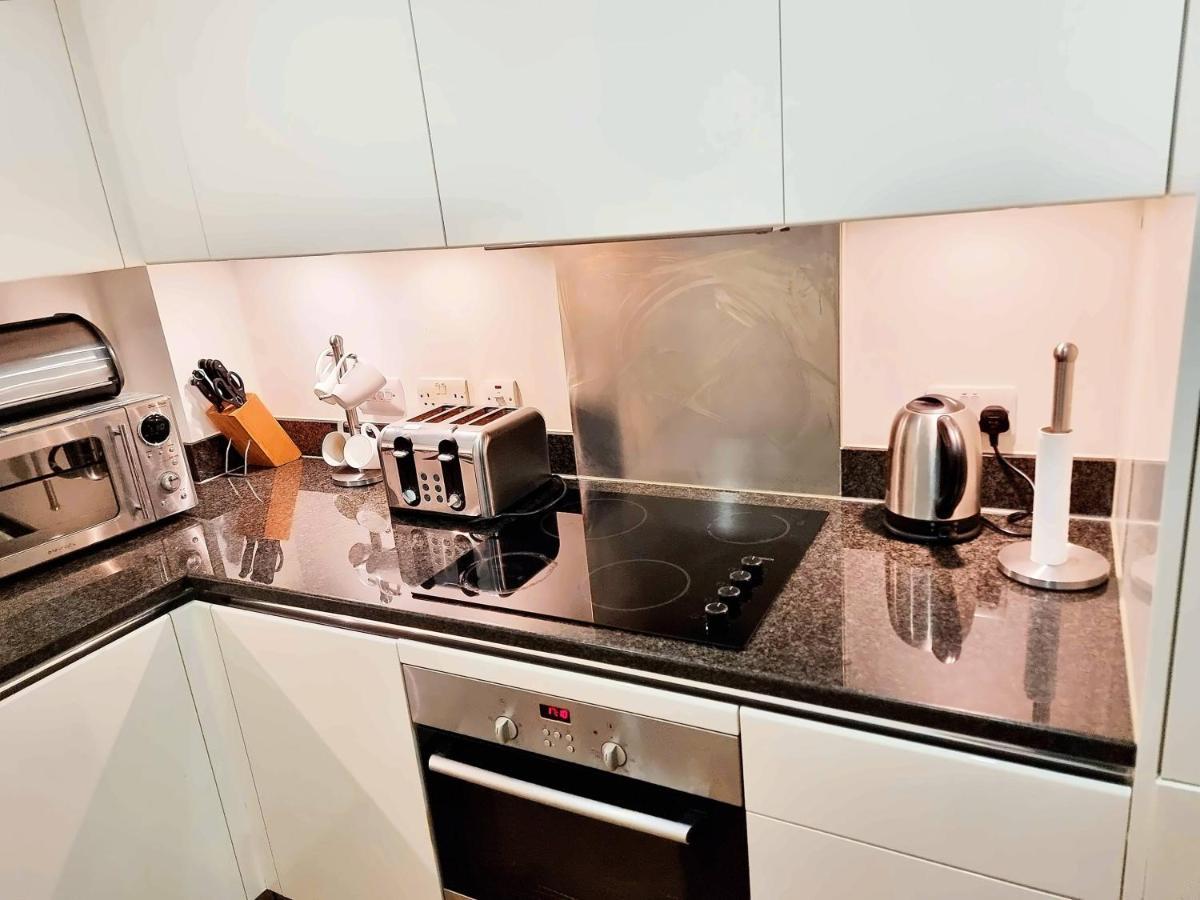 Your Riverside Home 2 With Private Balcony London Exterior foto