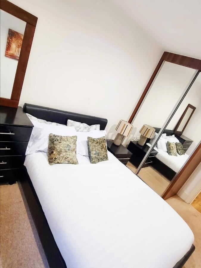 Your Riverside Home 2 With Private Balcony London Exterior foto