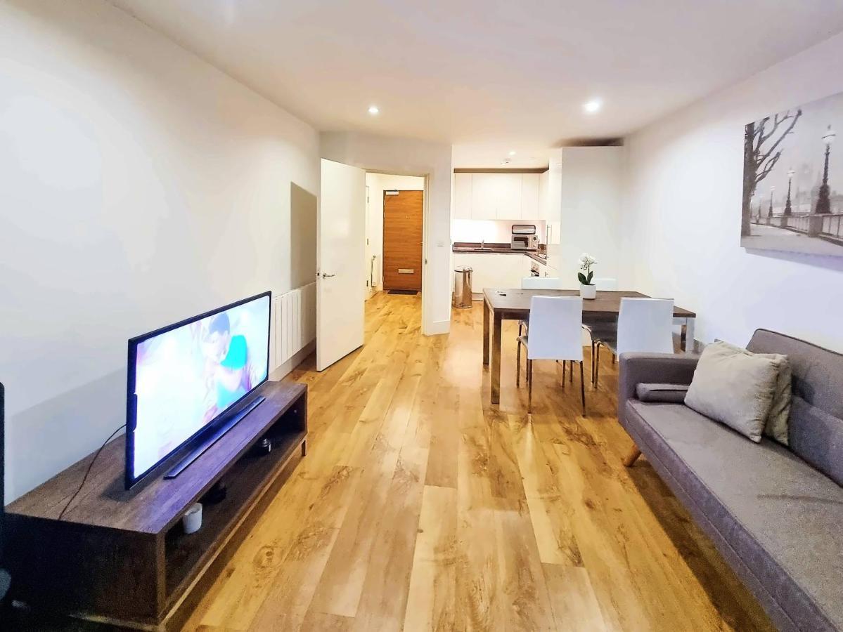 Your Riverside Home 2 With Private Balcony London Exterior foto