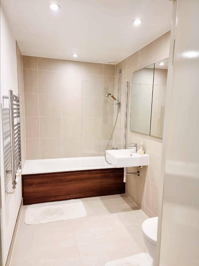 Your Riverside Home 2 With Private Balcony London Exterior foto